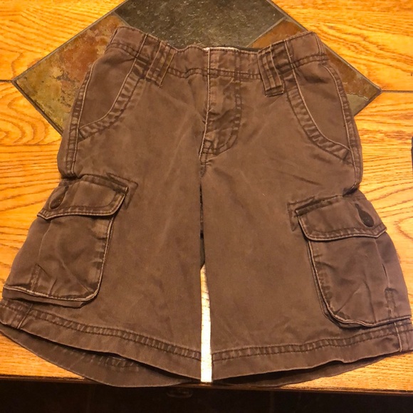 Old Navy Other - Old Navy Cargo Shorts Size 6 Slim